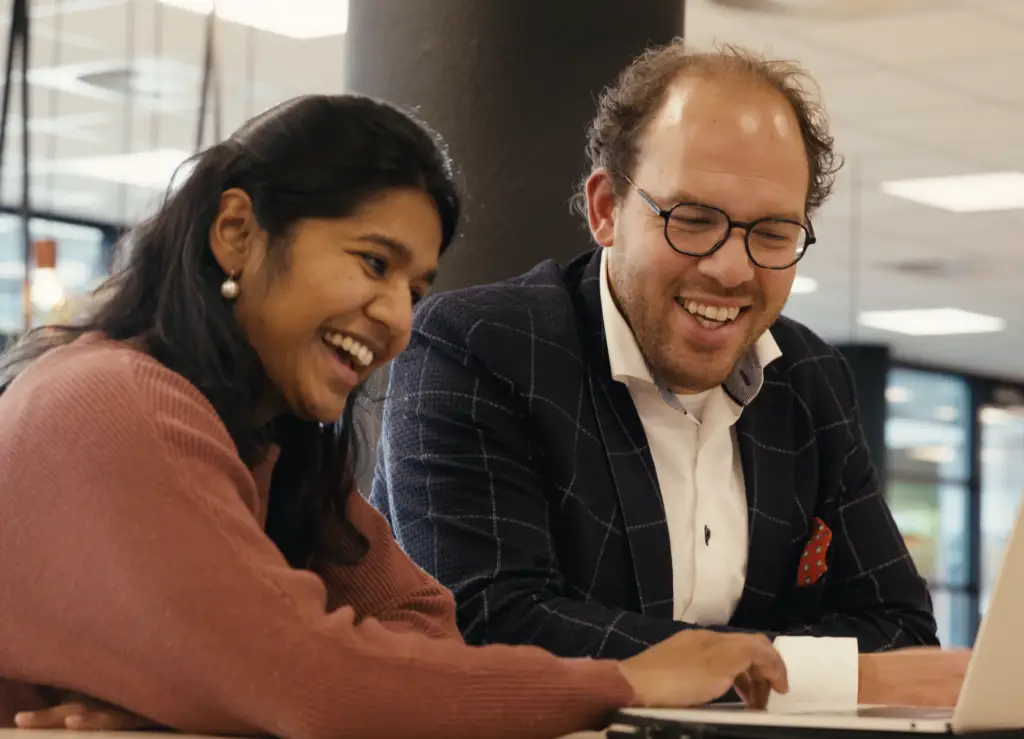 Jeffrey en Devi ontwikkelen een digital learning over omgangsvormen op de werkvloer GVB, Frisse Blikken